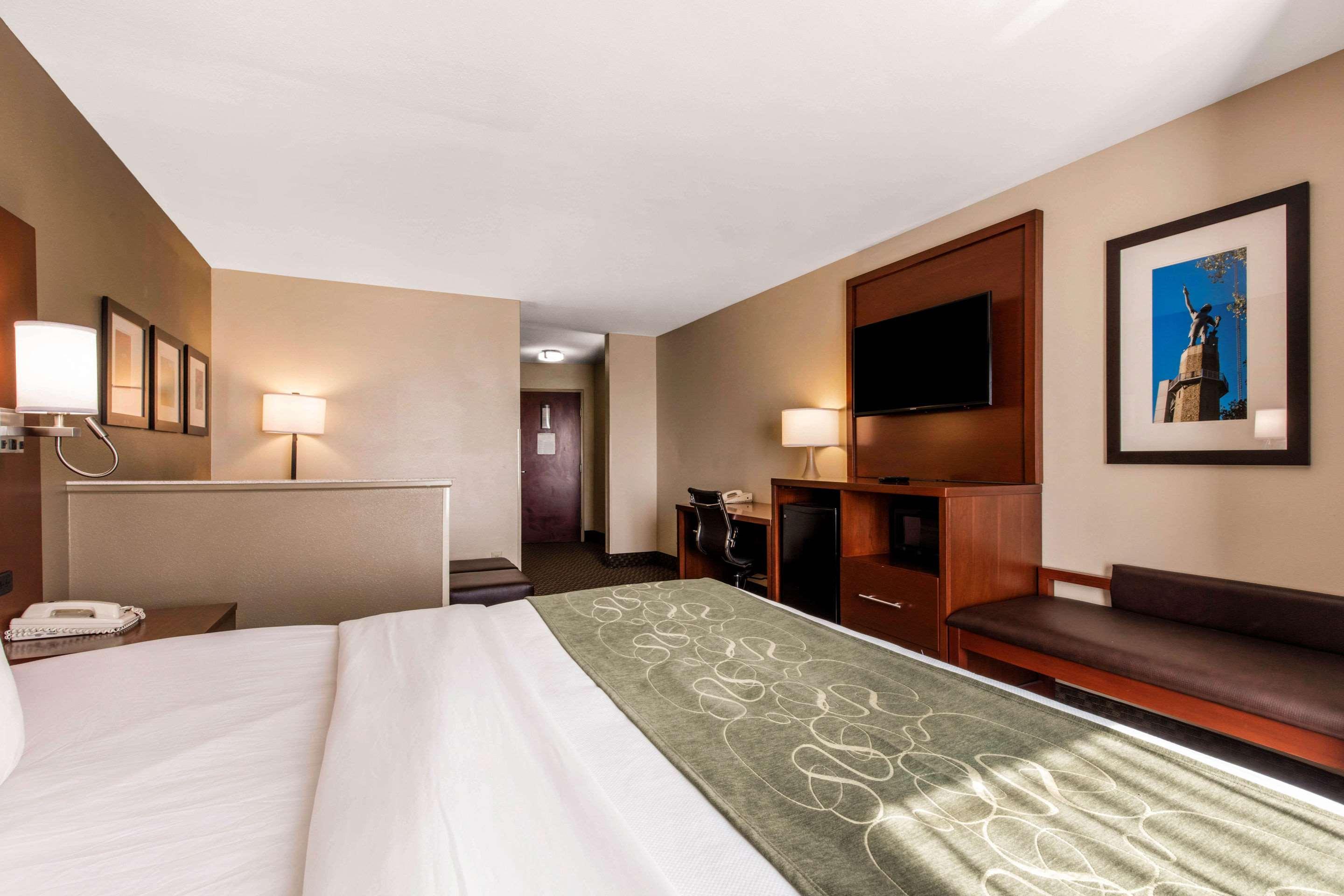 Comfort Suites Tuscaloosa Near University Exterior photo